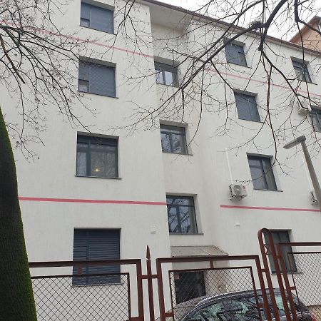Rose Apartment Pécs Buitenkant foto